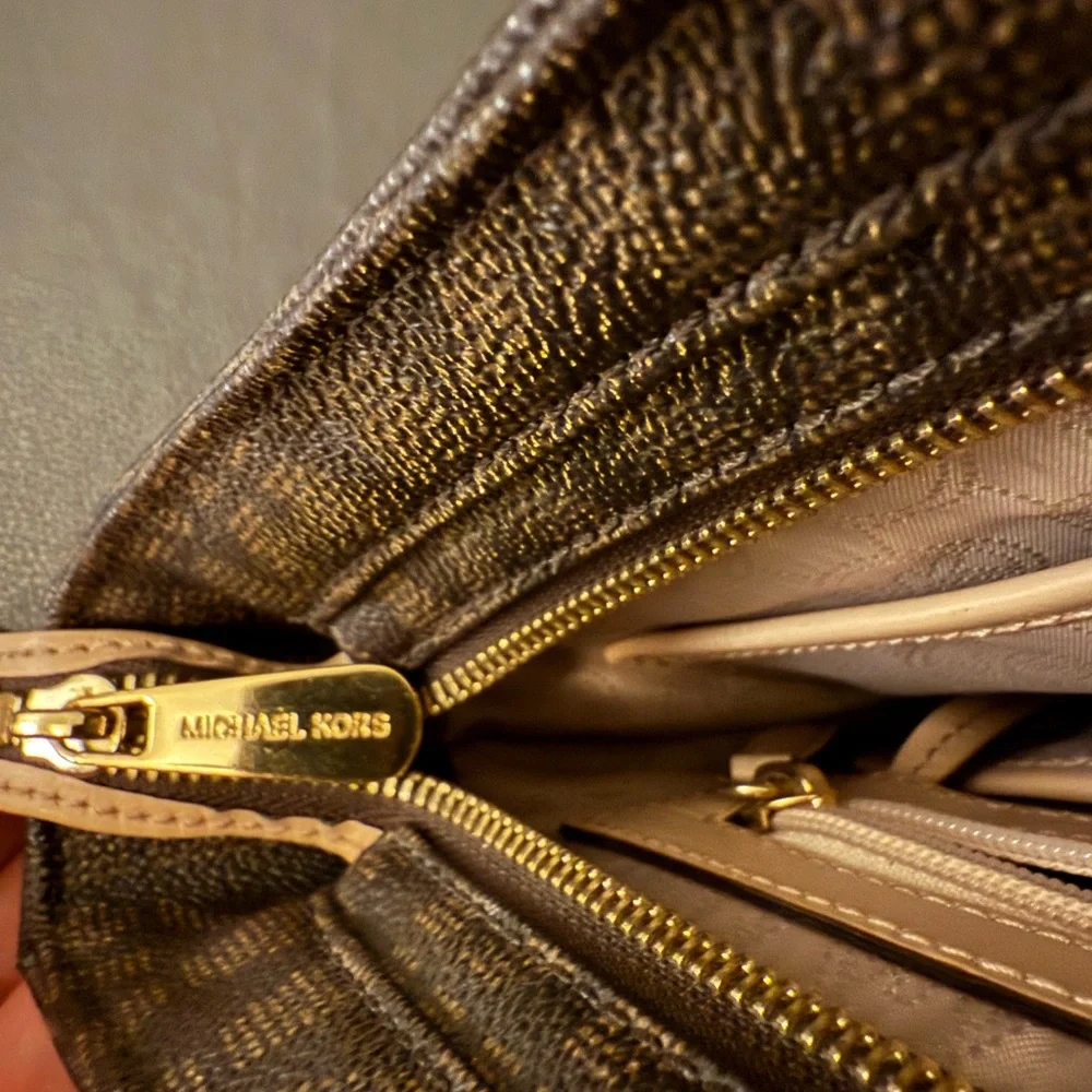 Michael Kors Brown Monogram Crossbody Bag with Gold Hardware Classic - Picture 5 of 16